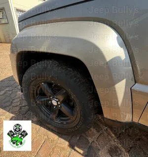 3.7 Jeep Cherokee Kk Wheel Arches For Sale. Excellent Condition