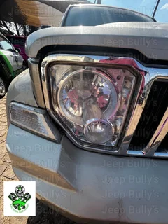 3.7 Jeep Cherokee KK Headlight Now For Sale. Still In Good Condition