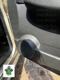 Jeep Cherokee KK Speakers Up For Grabs
