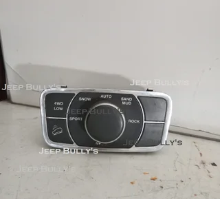 Used | Jeep Grand Cherokee Wk2 | Air Suspension Controller Module