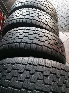 265/65/17 Pirelli scorpion All terrain