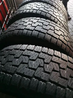 265/65/17 Pirelli scorpion All terrain