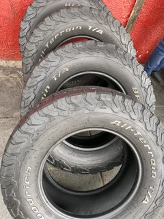 265/70/17  Bf Goodrich all terrain ko2