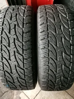 2x 265 65 17 Bridgestone Dueller AT