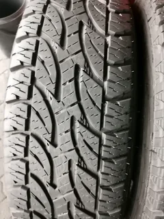 2x 265 65 17 Bridgestone Dueller AT