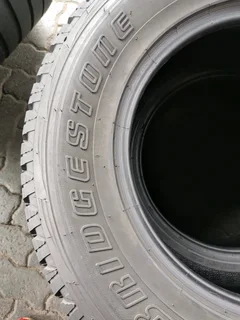 2x 265 65 17 Bridgestone Dueller AT