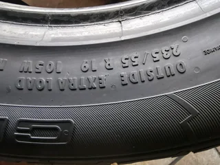 235/55/19 Continental crosscontact