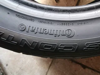 235/55/19 Continental crosscontact