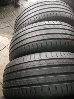 235.55.19 Michelin latitude sport3