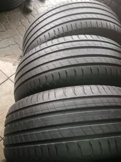 235.55.19 Michelin latitude sport3