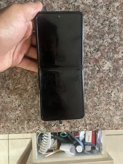 Samsung Galaxy Zflip 3 (Broken LCD)
