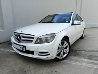 2011 Mercedes-Benz C180 auto Avantgarde with sunroof and towbar at R99 000 not neg