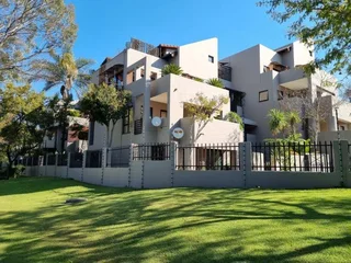 Dynamic 2 bed 2 bath garden unit in Sandton