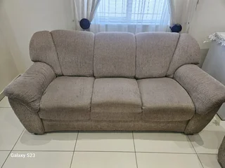 Lounge suite &#43; coffee table