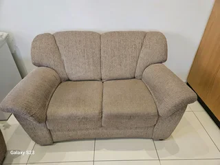 Lounge suite &#43; coffee table