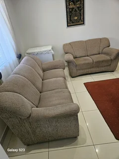 Lounge suite &#43; coffee table