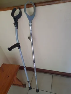 Crutch walking aid
