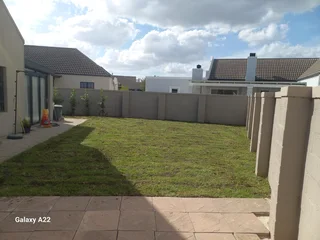 ROLL ON LAWN GRASS#BUFFALO#KIKUYU#LM BEREA#GULF GREEN#CYNODONE#ORGANIC COMPOST#SUPPLY AND INSTALL.