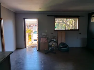 2 bedroom home to rent in Lentegeur