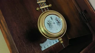 Wall mantle mechanical clock mantelklok mantel time-piece decor mantelhorlosie