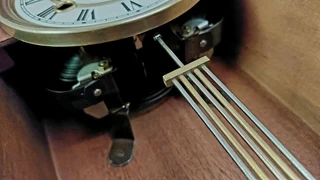 Wall mantle mechanical clock mantelklok mantel time-piece decor mantelhorlosie