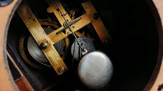 Antique vintage mechanical mantle mantel clock Welsch Black Forest