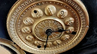 Antique vintage mechanical mantle mantel clock Welsch Black Forest