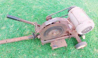 Grinder on wheels mobile cutter heavy-duty steel tiles pipes