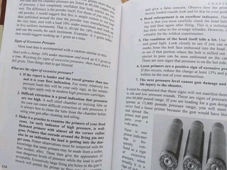 Modern Reloading book 700 pages like new