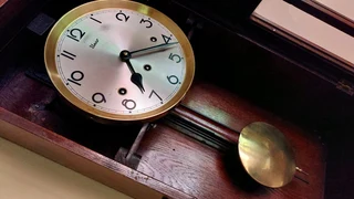 UNCO vintage antique mechanical wall clock muurhorlosie klok horlosie