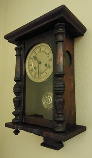 Vintage antique wall clock klok muurhorlosie