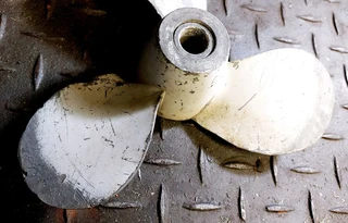 Boat yacht sailboat dingy rubberduck zodiac yamaha 3 blade prop propellor aluminium outboard engine