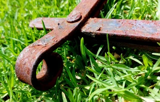 Rustic rustica rusted metal gate decor