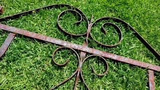 Rustic rustica rusted metal gate decor