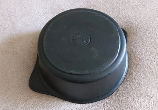 Cookwell Ovenproof 12 pot and lid cast-iron cast iron cooking potjie kitchenware braai