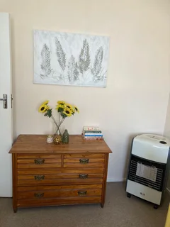 A room is available in a lovely, quiet complex — perfect for someone who needs a short-term place...