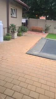 Am looking job&#39;s as garden boy part time, my name is Moses