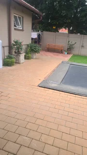 Am looking job&#39;s as garden boy part time, my name is Moses