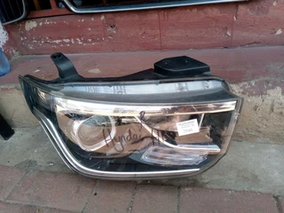 R/H Side Hyundai H1 Bus Headlight For sale 0718191733 WhatsAp Kato Auto Spare