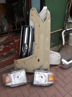 Fender Headlight Toyota Land Cruiser Bakkie Pick Up For Sale 0718191733 WhatsAp Kato Auto Part&#39;s