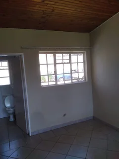 Outside room with shower and toilet to rent in Observatory