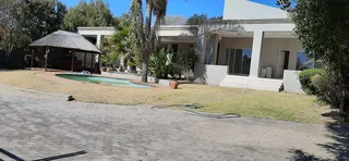 En-suite bedroom with shower and toilet to rent in Morningside manor / Sandton