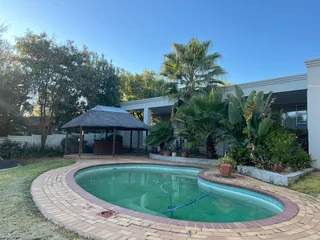 En-suite bedroom with shower and toilet to rent in Morningside manor / Sandton