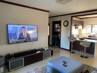 URGENT: Stunning Fairly Spacious 2 Bed 2 Bath Available Immediately.