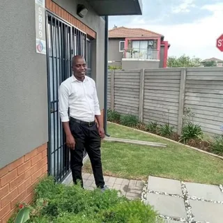 Learn English with Mr. Benard (From ZAR 150/hour) - Johannesburg