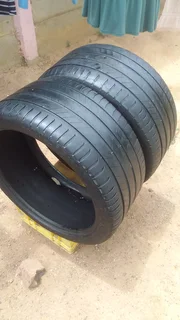 Two (2) 295/35R21 Good Secondhand   Tyres  For Sale