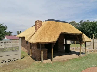 Thatch  roofs repairs and removals