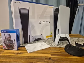 PS5 825GB Disc Console, Original Packaging, 3 Month Warranty