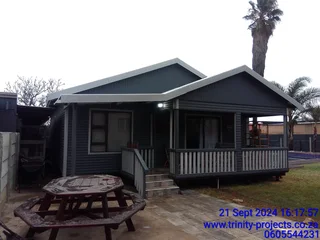 Free Delivery Wendy House