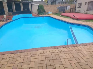 Swimming Pool Specialist
